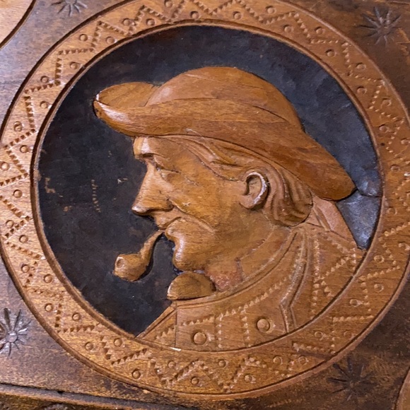 Vintage Carved Wood Box With Attached Lid - Picture 14 of 14